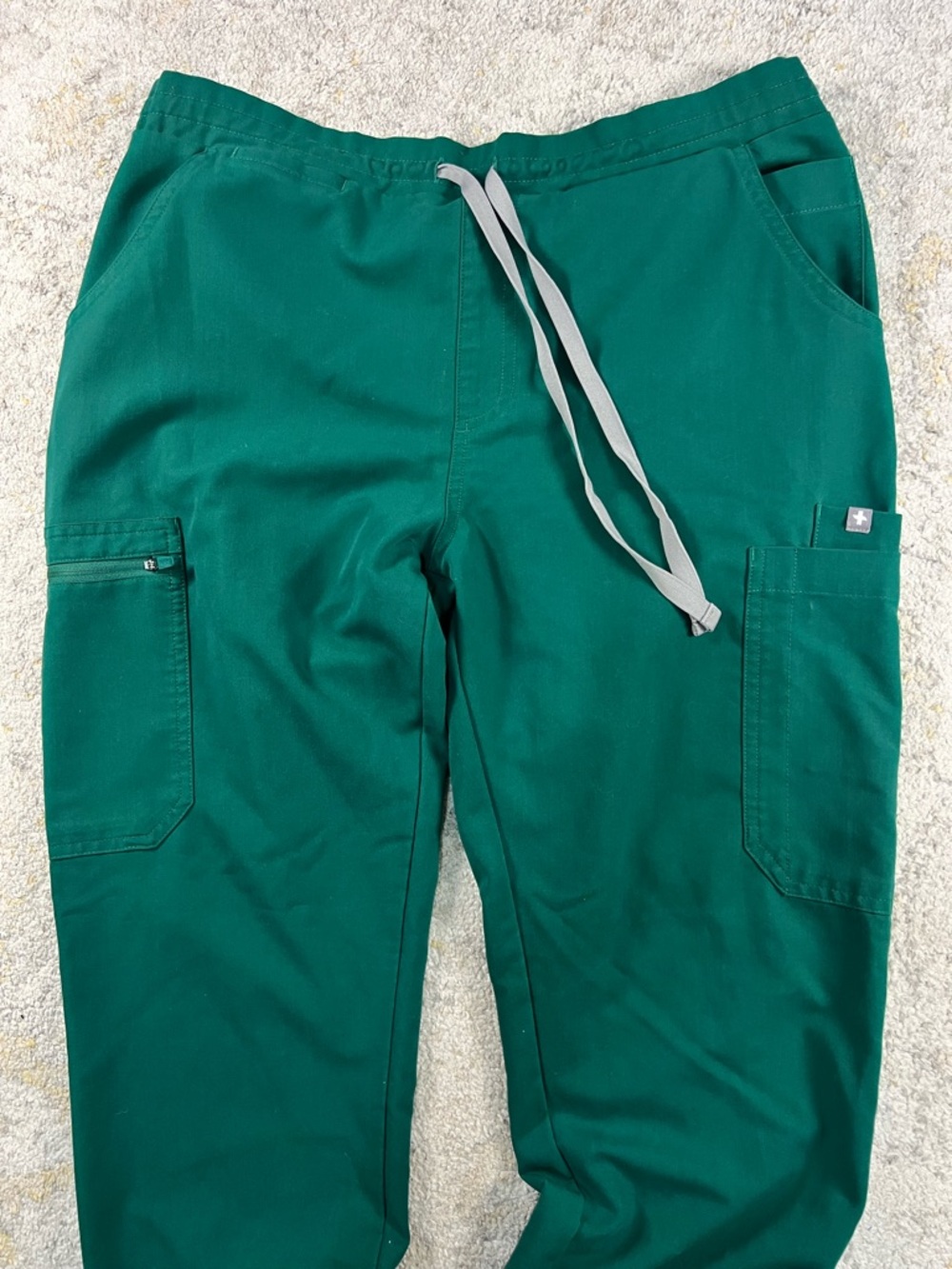 FIGS Casma & Yola Scrub Set Hunter Green Size M Women's EUC - Picture 7 of 11